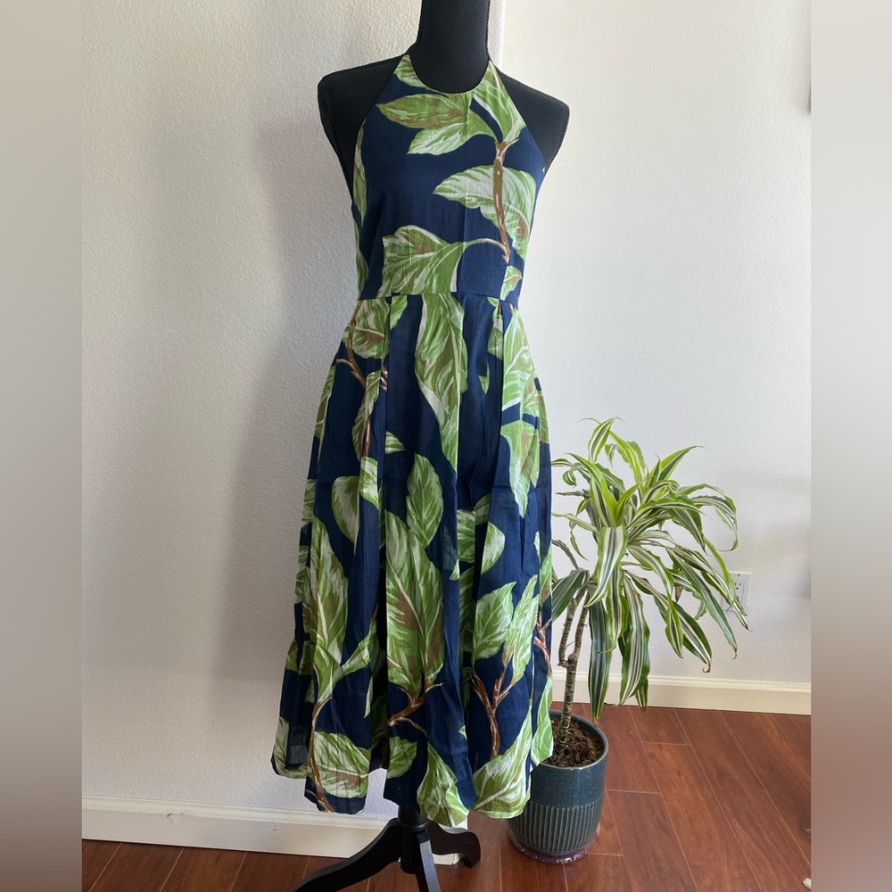 Like new Ann Taylor Leaf Print Midi Dress